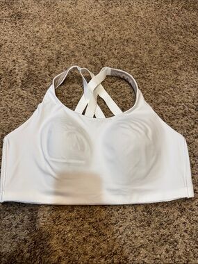 Lululemon  White Padded Sports Bra with Crisscross Back
